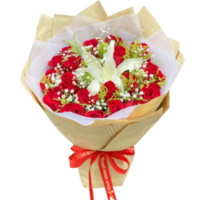 毕节19朵红玫瑰1支百合，永恒之美