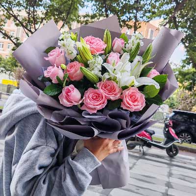 毕节11朵戴安娜粉玫瑰百合，与你一起追逐梦想
